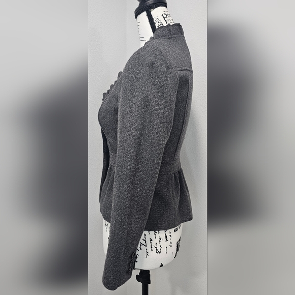 Ann Taylor Loft Women's Grey Wool Blend Ruffled Collar Crop Blazer Size 0P NWT - Picture 2 of 13